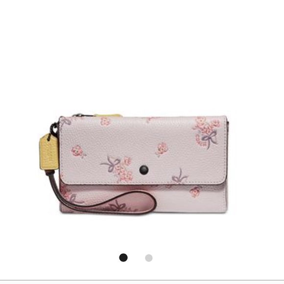 Coach Handbags - NWT coach triple zip wristlet pouch